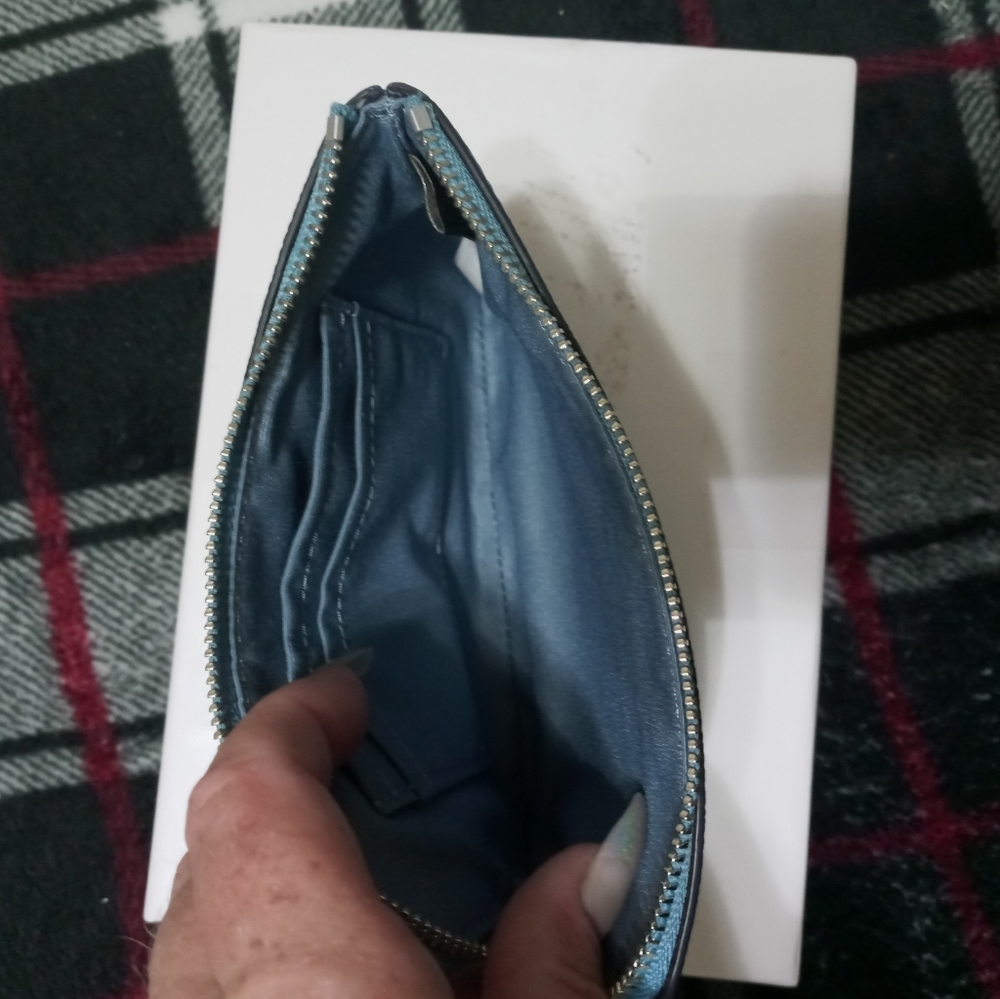 Coach wristlet - Picture 3 of 7